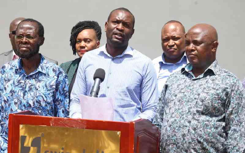 Raila, Ruto men clash over roads rehabilitation billions